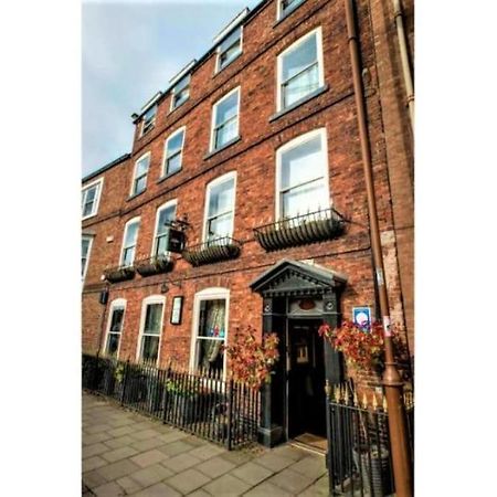 Oyo The Townhouse Hotel Durham Exterior photo