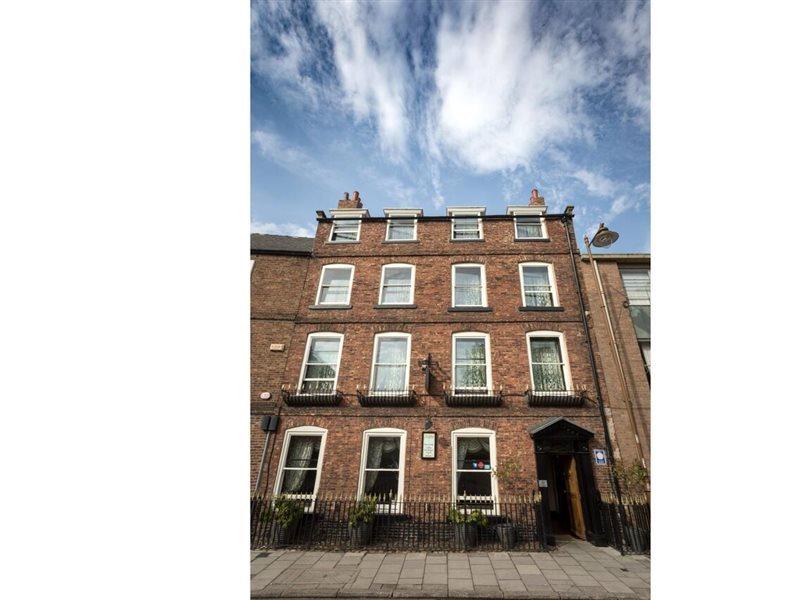 Oyo The Townhouse Hotel Durham Exterior photo